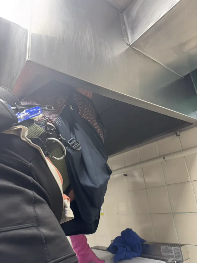 과천청사어린이집 후드 청소 시공 전