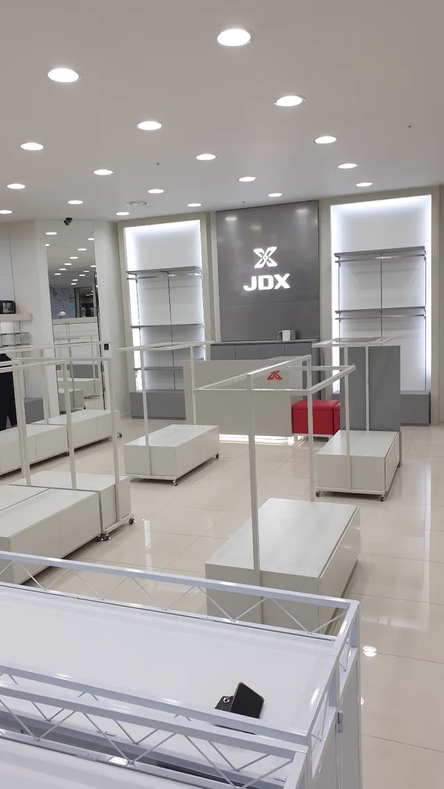JDX 현대아울렛 동대문점 청소 시공 후